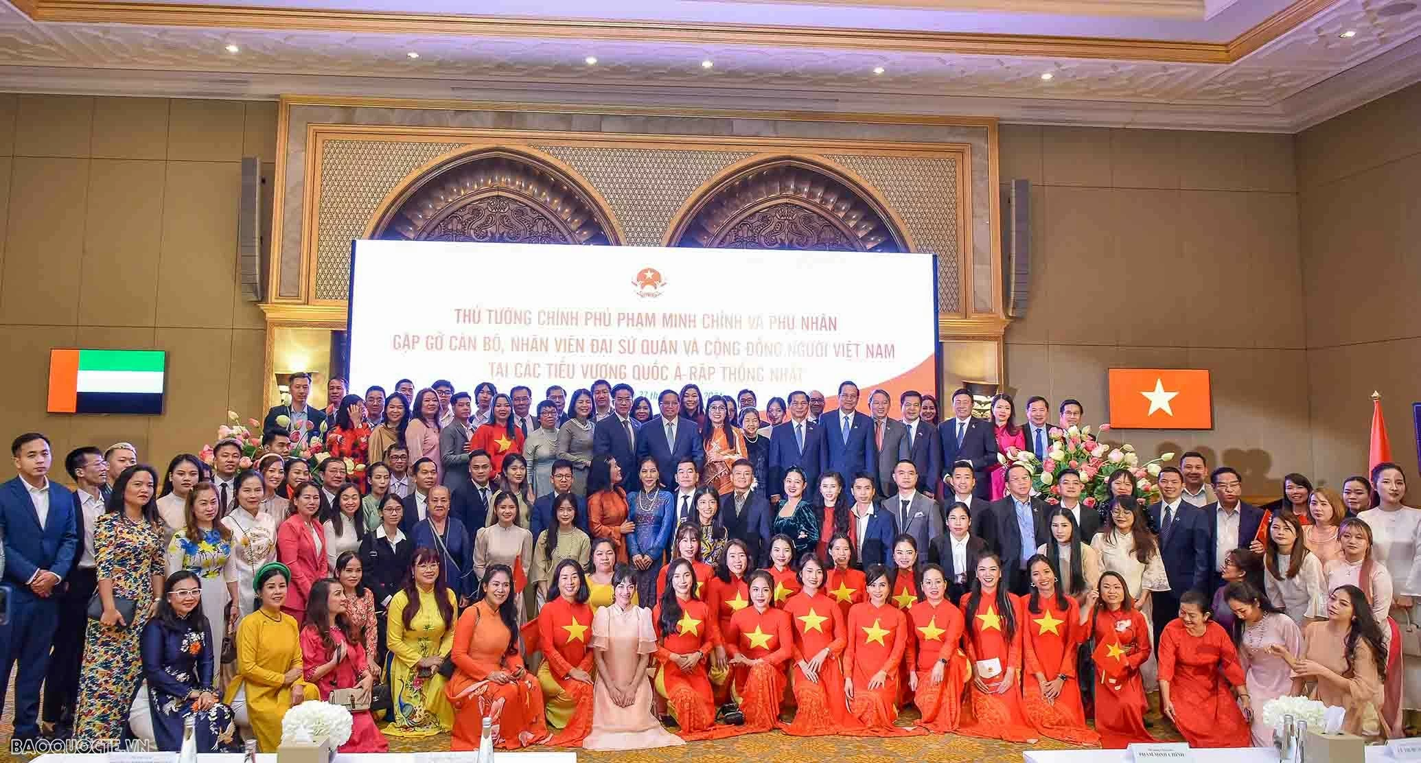 Thủ tướng Phạm Minh Chính và Phu nhân gặp gỡ cộng đồng người VIệt Nam ở UAE Thủ tướng Phạm Minh Chính và Phu nhân gặp gỡ cộng đồng người VIệt Nam ở UAE