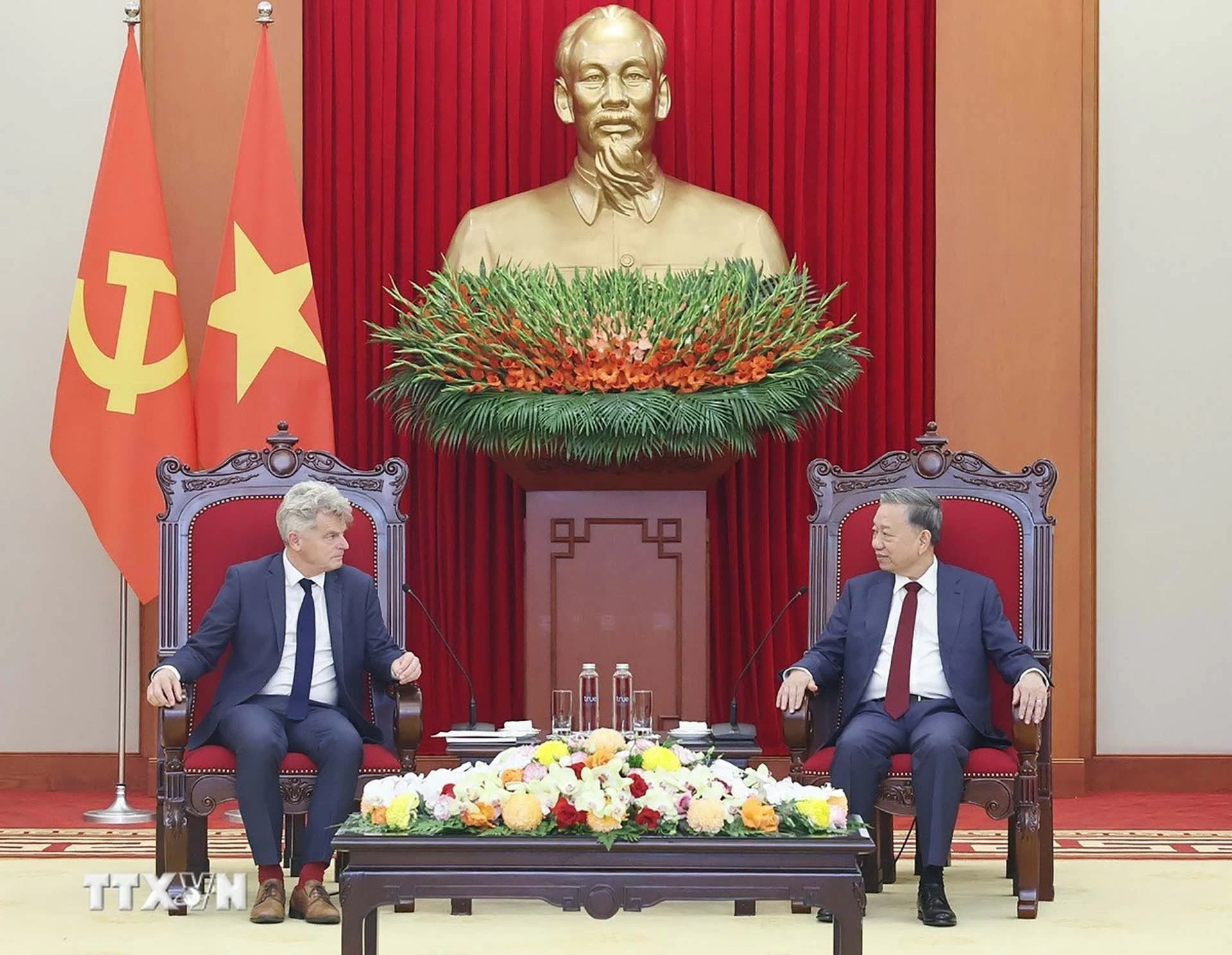 Tổng Bí thư Tô Lâm tiếp đoàn cấp cao Đảng Cộng sản Pháp Tổng Bí thư Tô Lâm tiếp đoàn cấp cao Đảng Cộng sản Pháp
