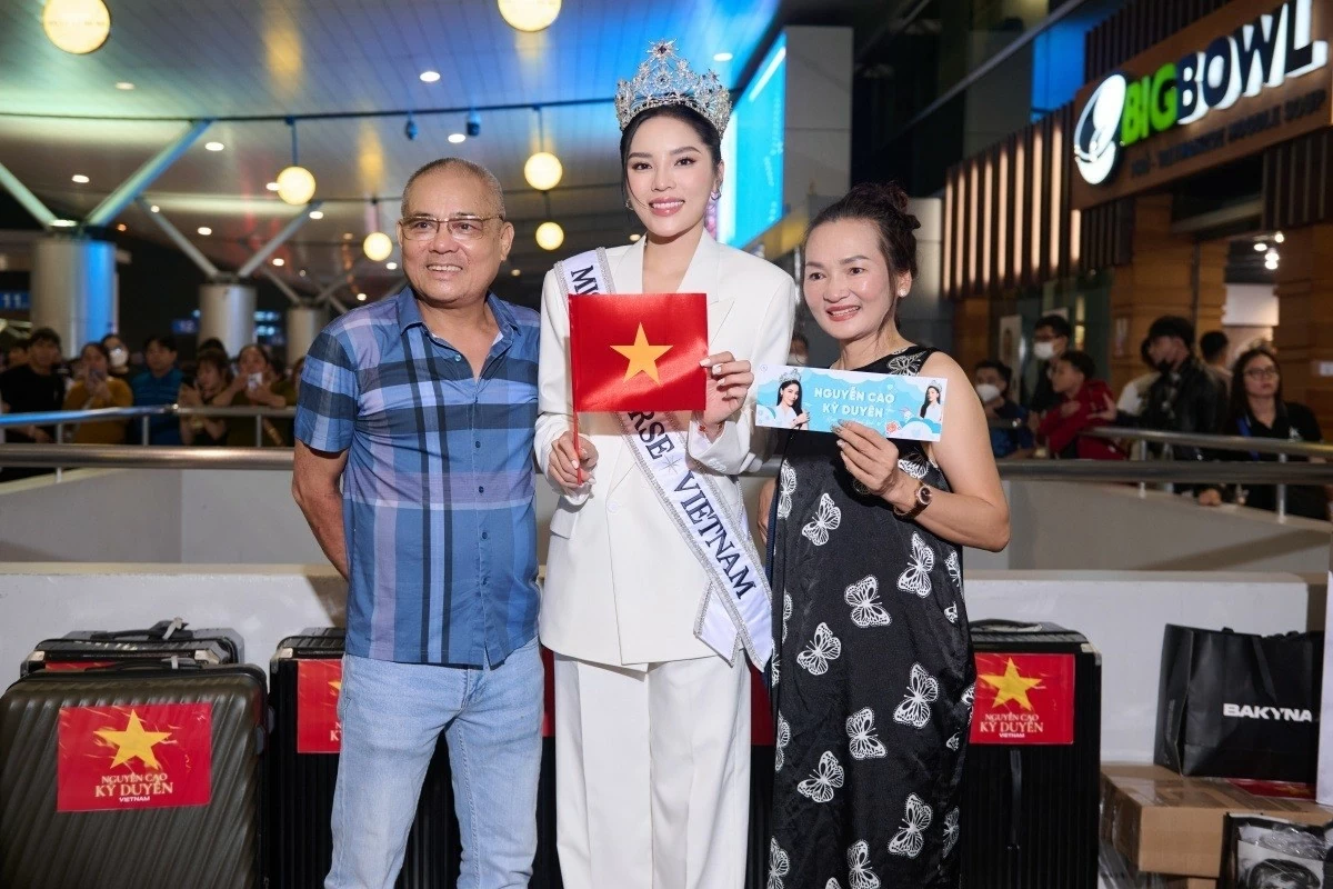 Hoa hậu Kỳ Duyên lên đường dự thi Miss Universe 2024 Hoa hậu Kỳ Duyên lên đường dự thi Miss Universe 2024