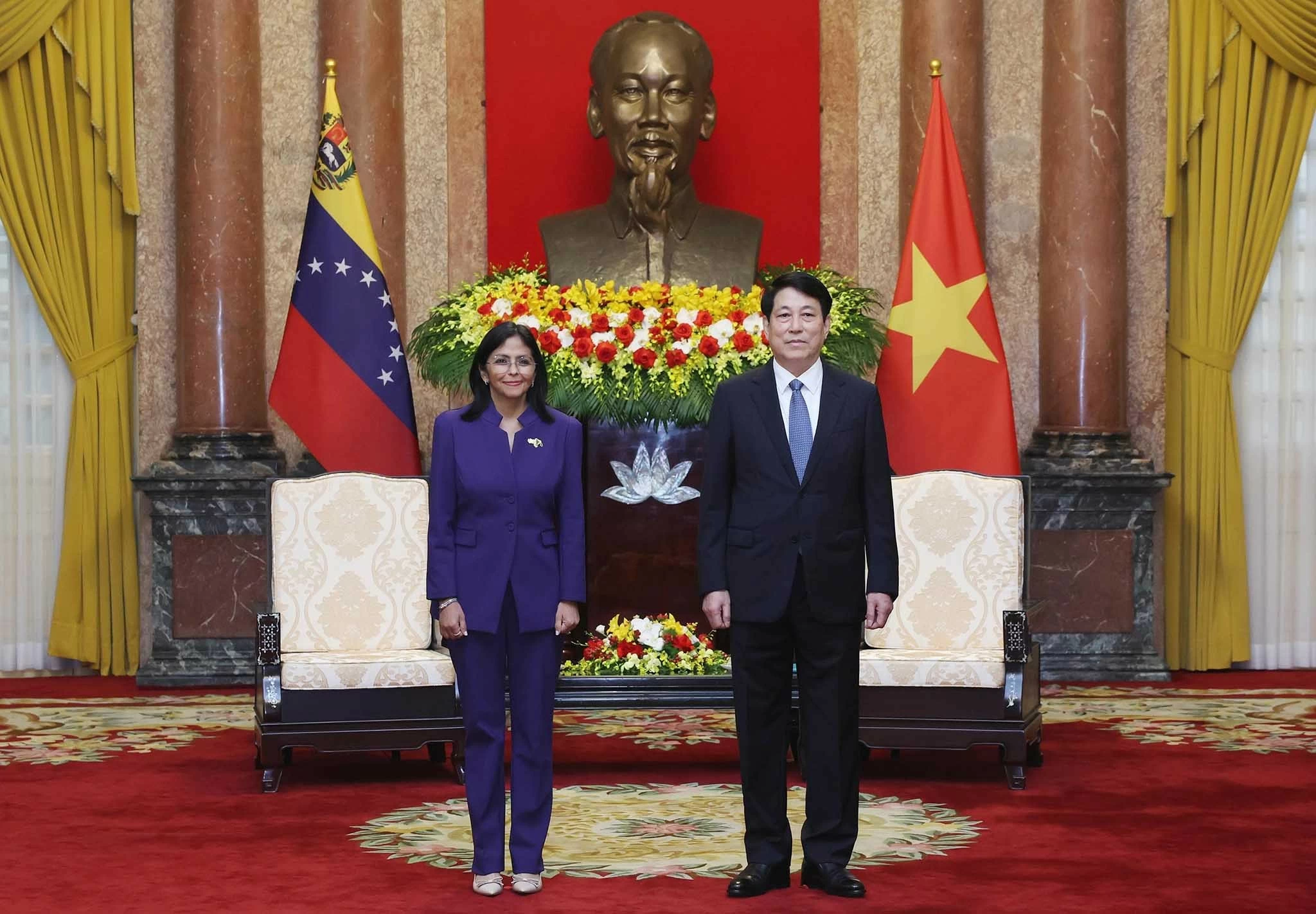 Chủ tịch nước Lương Cường tiếp Phó Tổng thống Thường trực Cộng hòa Bolivar Venezuela Delcy Rodríguez Gómez. (Nguồn: TTXVN) Chủ tịch nước Lương Cường tiếp Phó Tổng thống Thường trực Cộng hòa Bolivar Venezuela Delcy Rodríguez Gómez. (Nguồn: TTXVN)