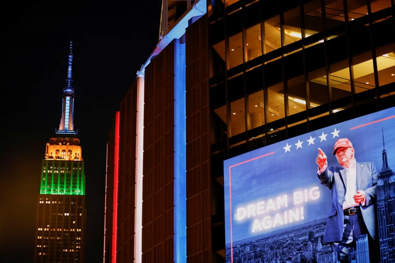 Bầu cử Tổng thống Mỹ 2024: Hình ảnh tranh cử rầm rộ của hai ứng cử viên Donald Trump và Kamala Harris Bầu cử Tổng thống Mỹ 2024: Hình ảnh tranh cử rầm rộ của hai ứng cử viên Donald Trump và Kamala Harris