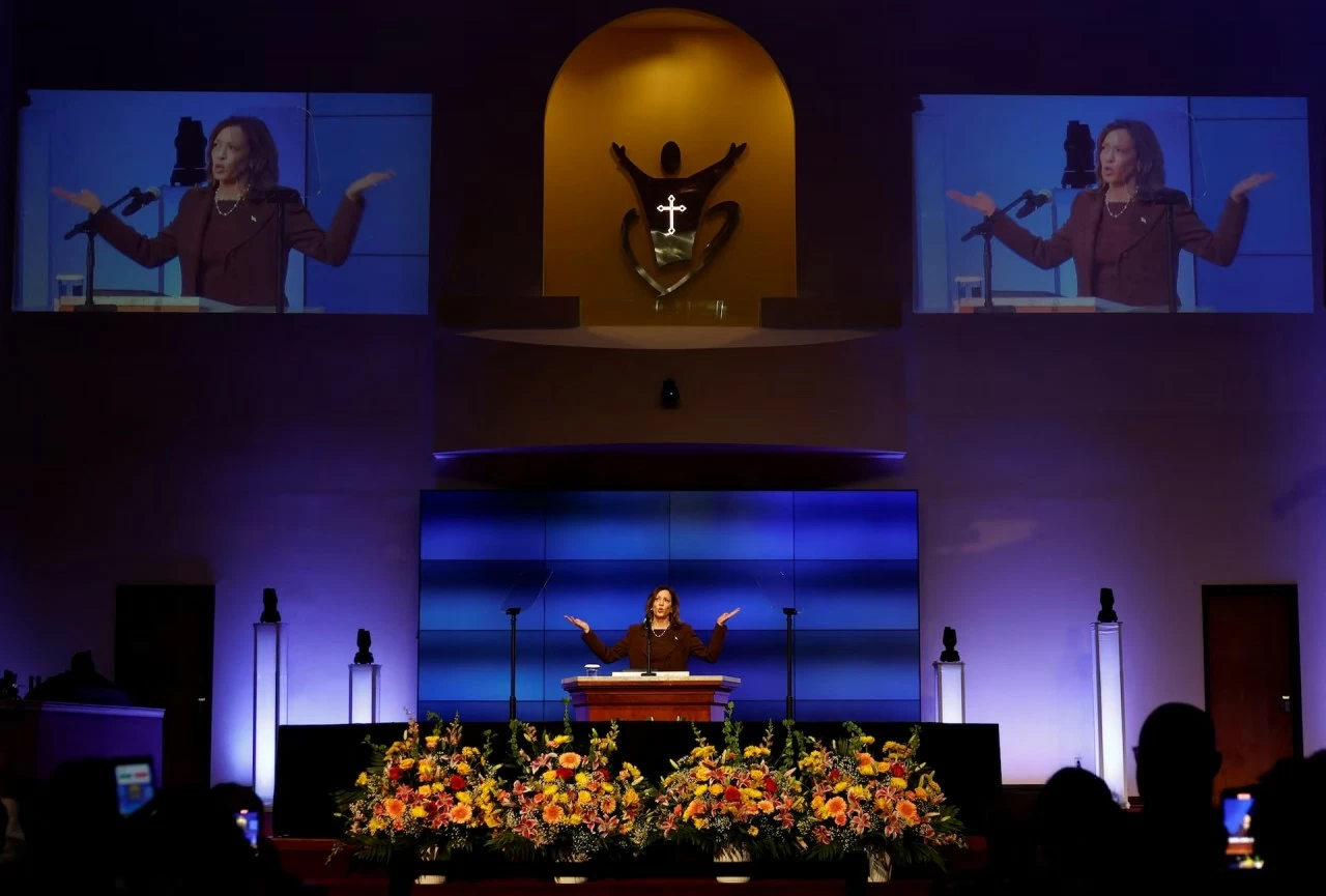 Bầu cử Tổng thống Mỹ 2024: Hình ảnh tranh cử rầm rộ của hai ứng cử viên Donald Trump và Kamala Harris Bầu cử Tổng thống Mỹ 2024: Hình ảnh tranh cử rầm rộ của hai ứng cử viên Donald Trump và Kamala Harris