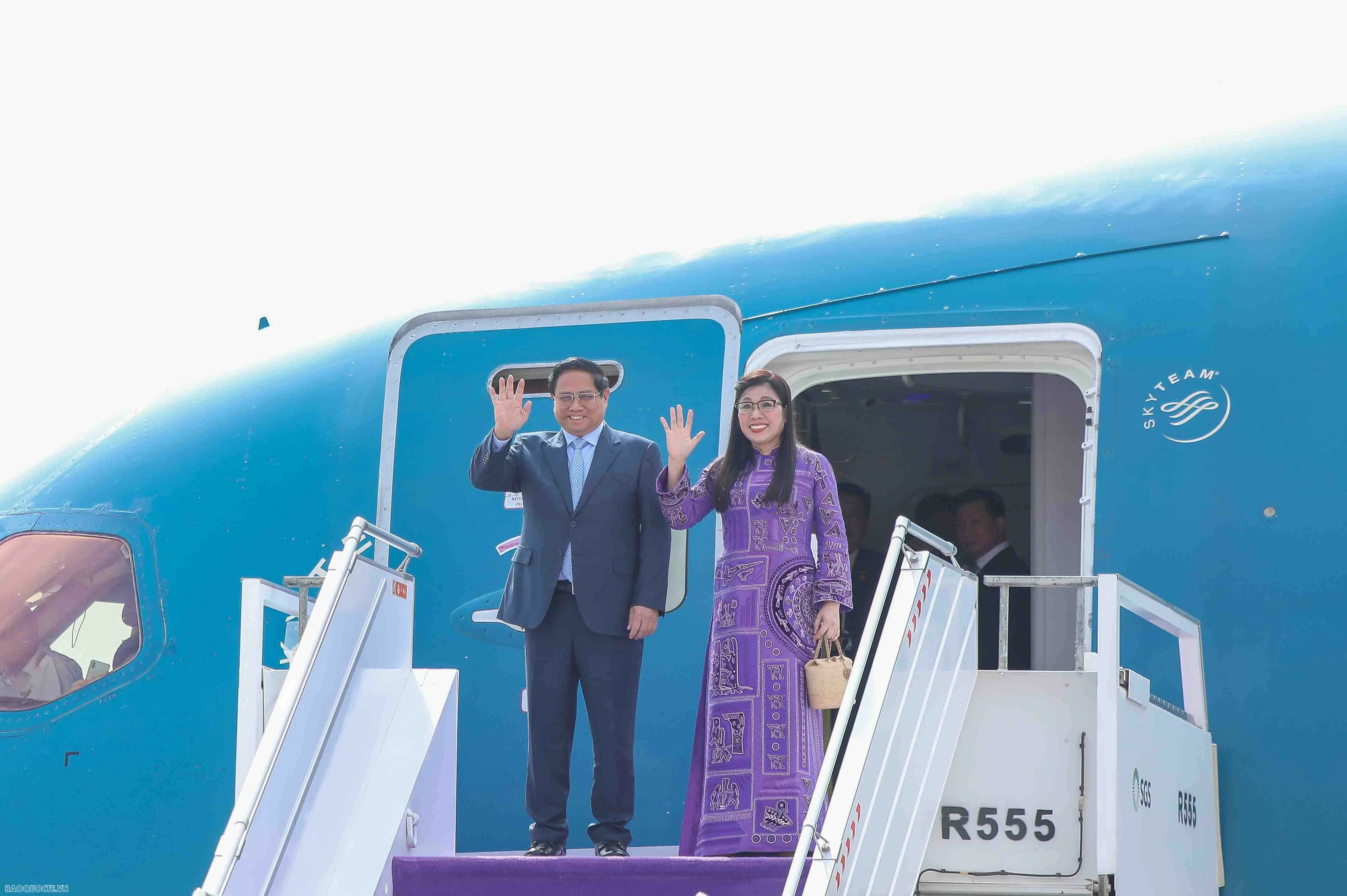 Thủ tướng Phạm Minh Chính và Phu nhân đến Riyadh, bắt đầu chuyến thăm và làm việc tại Saudi Arabia Thủ tướng Phạm Minh Chính và Phu nhân đến Riyadh, bắt đầu chuyến thăm và làm việc tại Saudi Arabia