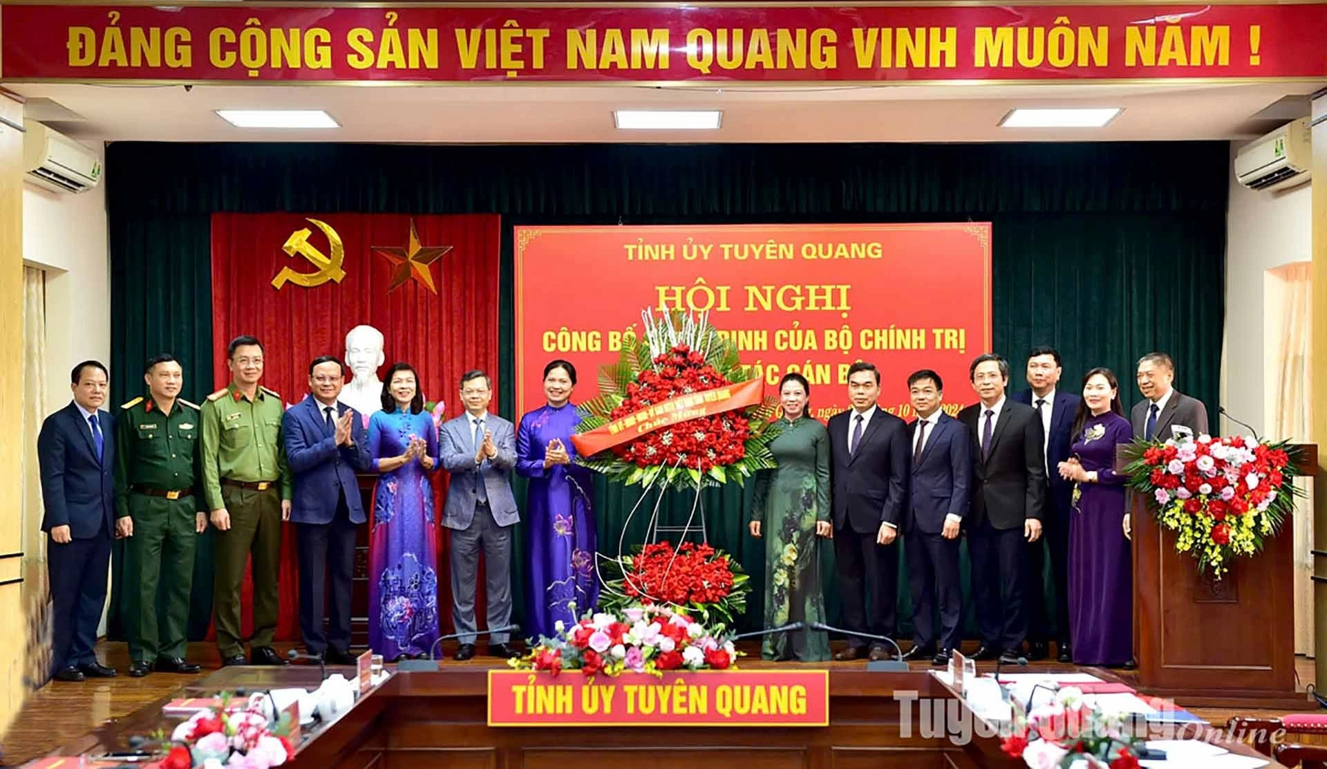 Điều động, chỉ định Chủ tịch Hội Liên hiệp Phụ nữ Việt Nam giữ chức Bí thư Tỉnh ủy Tuyên Quang Điều động, chỉ định Chủ tịch Hội Liên hiệp Phụ nữ Việt Nam giữ chức Bí thư Tỉnh ủy Tuyên Quang