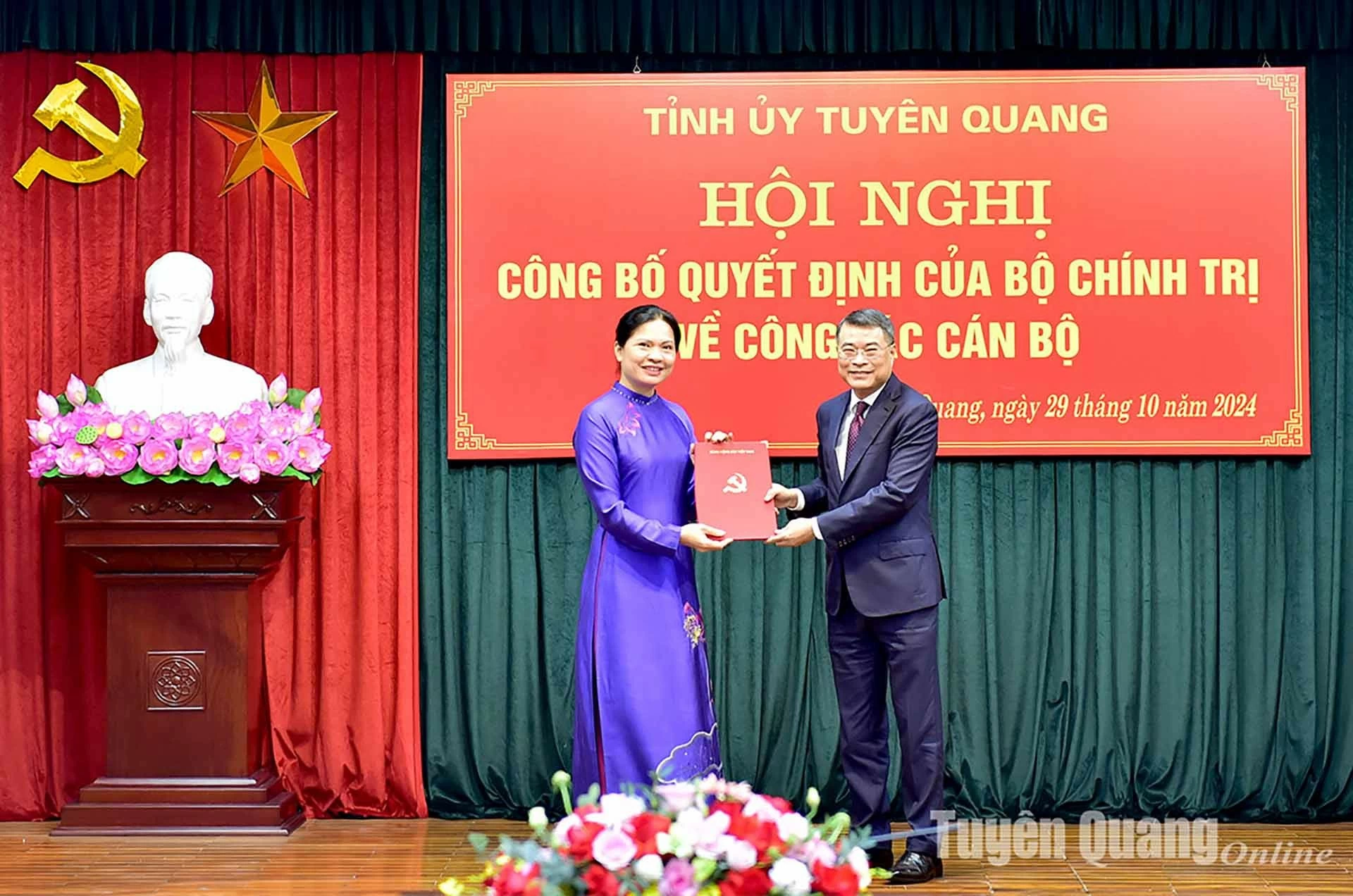 Điều động, chỉ định Chủ tịch Hội Liên hiệp Phụ nữ Việt Nam giữ chức Bí thư Tỉnh ủy Tuyên Quang Điều động, chỉ định Chủ tịch Hội Liên hiệp Phụ nữ Việt Nam giữ chức Bí thư Tỉnh ủy Tuyên Quang