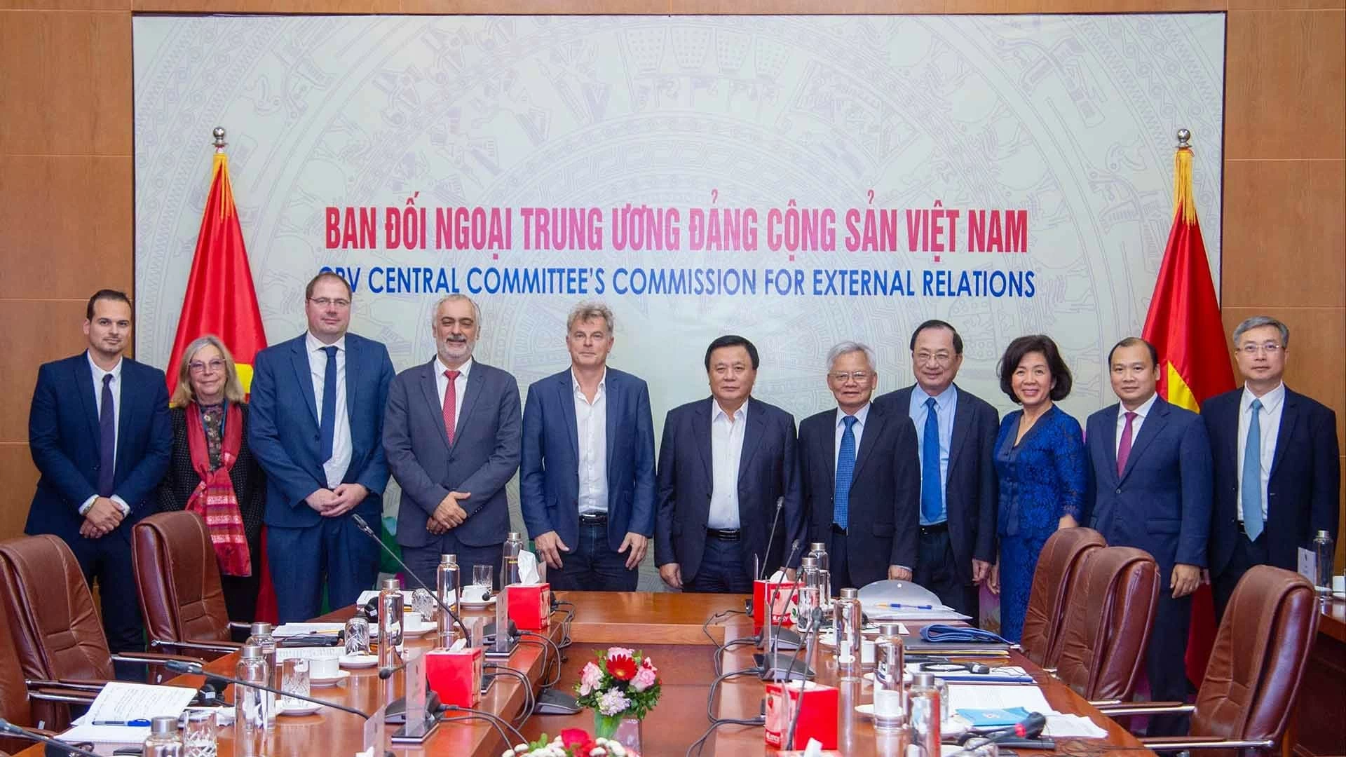 Hội thảo lý luận lần thứ 4 giữa Đảng Cộng sản Việt Nam và Đảng Cộng sản Pháp Hội thảo lý luận lần thứ 4 giữa Đảng Cộng sản Việt Nam và Đảng Cộng sản Pháp