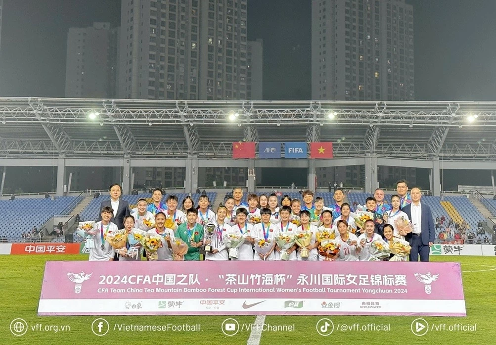 Giải bóng đá giao hữu quốc tế: Đội tuyển nữ Việt Nam giành vị trí á quân Giải bóng đá giao hữu quốc tế: Đội tuyển nữ Việt Nam giành vị trí á quân