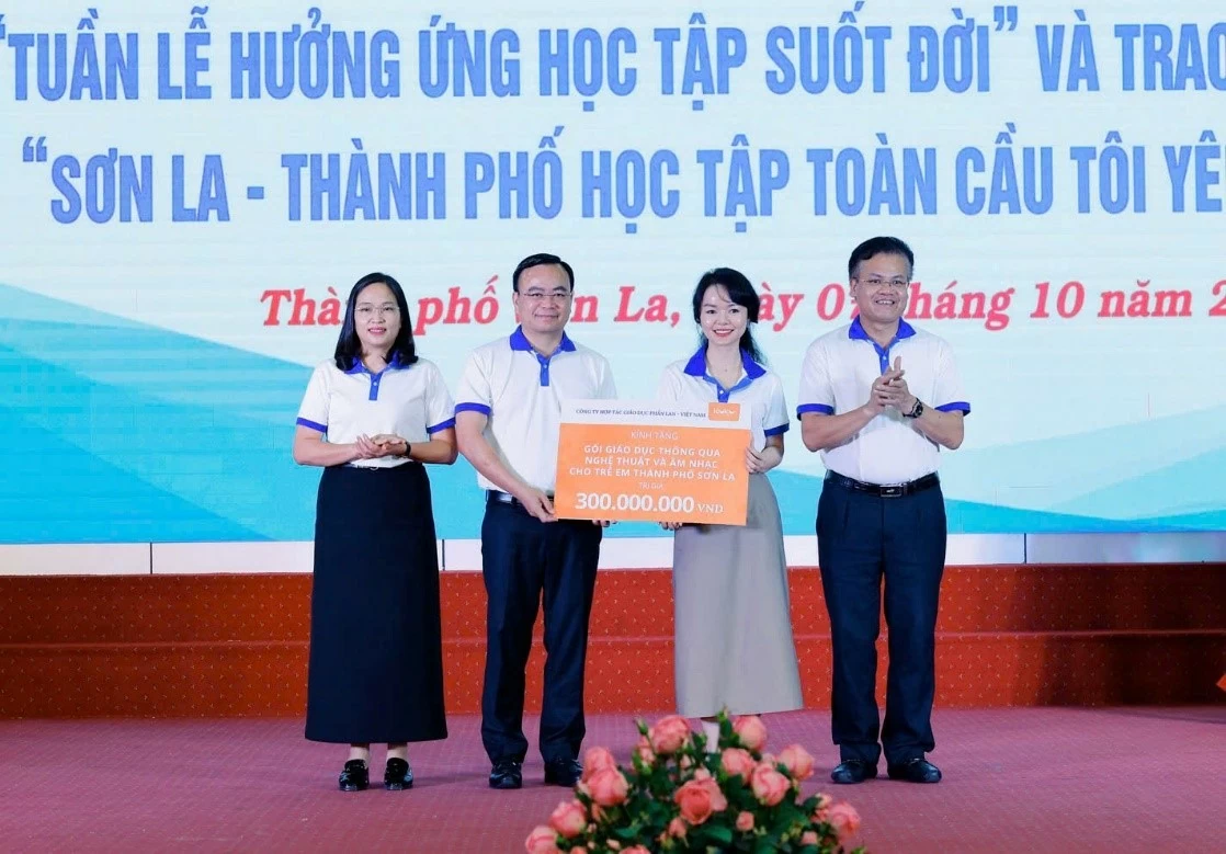 Thành phố Sơn La chia sẻ về những nỗ lực tăng cường hợp tác quốc tế trong lĩnh vực giáo dục, tiên phong trong việc triển khai phương pháp Laulau Learning. Thành phố Sơn La chia sẻ về những nỗ lực tăng cường hợp tác quốc tế trong lĩnh vực giáo dục, tiên phong trong việc triển khai phương pháp Laulau Learning.