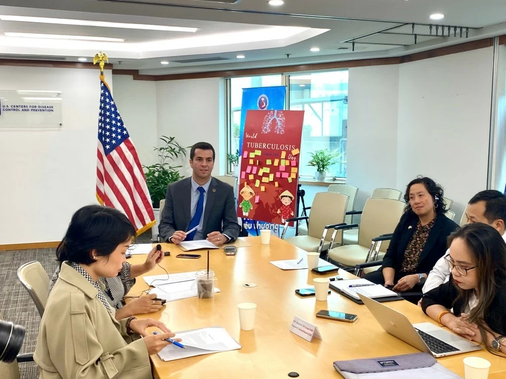 30 năm hợp tác Việt Nam-Hoa Kỳ: Từ chống HIV đến thắng Covid-19 30 năm hợp tác Việt Nam-Hoa Kỳ: Từ chống HIV đến thắng Covid-19