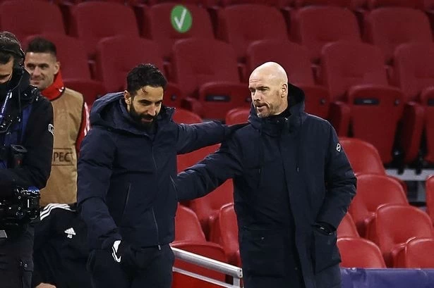 Hai lần so tài với HLV Erik Ten Hag, HLV Ruben Amorim đều thua đậm Hai lần so tài với HLV Erik Ten Hag, HLV Ruben Amorim đều thua đậm