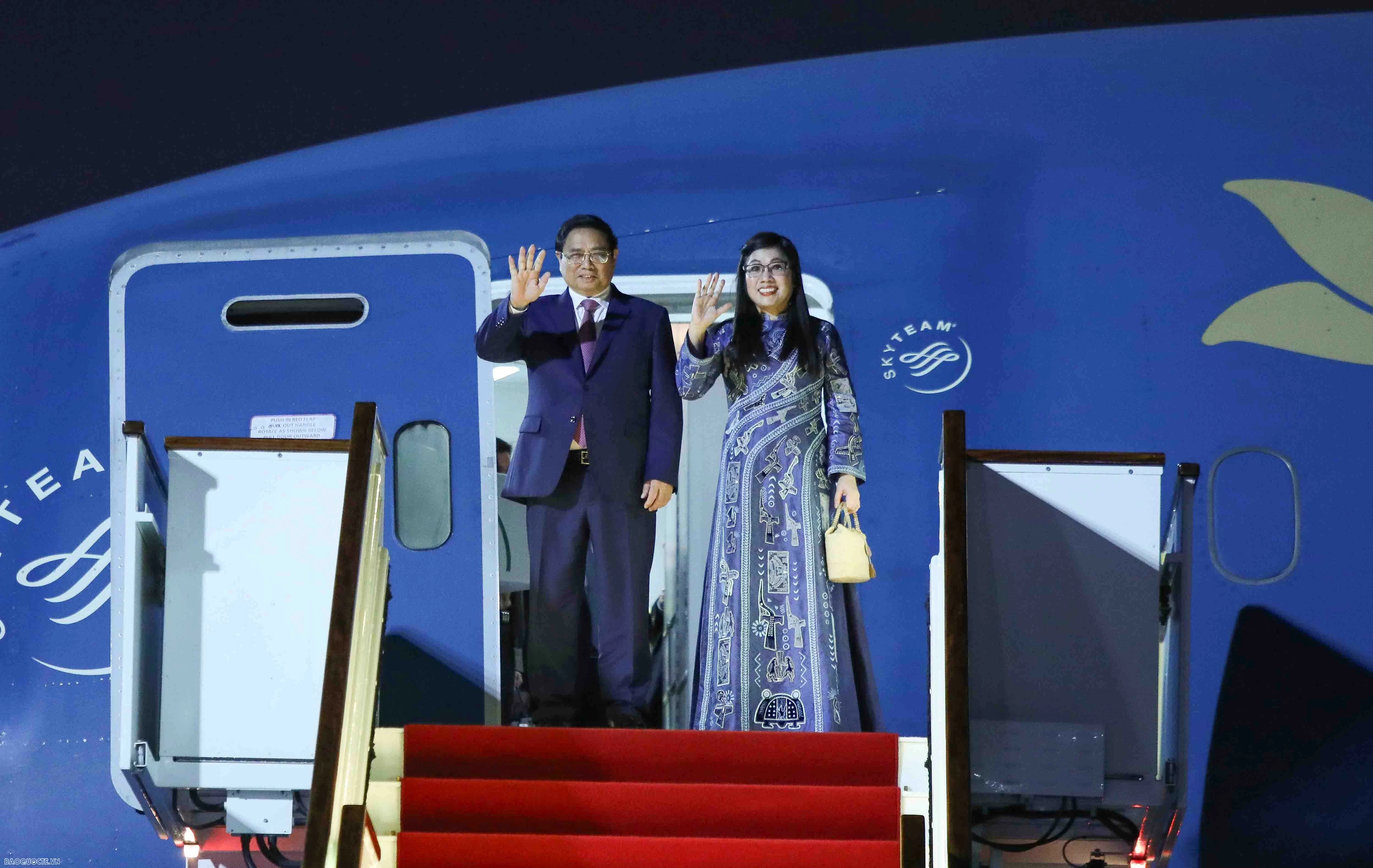 Thủ tướng Phạm Minh Chính và Phu nhân đến Doha, bắt đầu chuyến thăm cấp Nhà nước Qatar Thủ tướng Phạm Minh Chính và Phu nhân đến Doha, bắt đầu chuyến thăm cấp Nhà nước Qatar