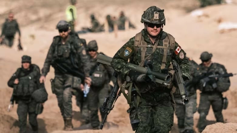 Chính sách quốc phòng mới nhất của Canada ước tính tổng chi tiêu quốc phòng sẽ tăng lên 1,76% GDP vào cuối thập kỷ này. (Nguồn: CBC) Chính sách quốc phòng mới nhất của Canada ước tính tổng chi tiêu quốc phòng sẽ tăng lên 1,76% GDP vào cuối thập kỷ này. (Nguồn: CBC)
