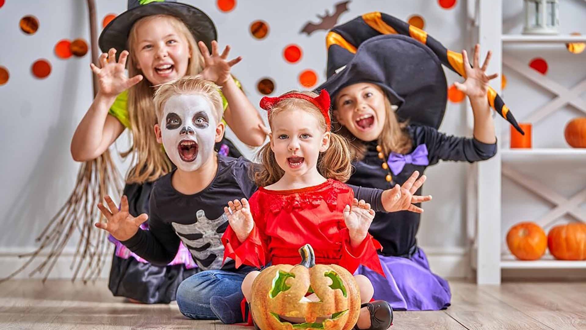 Lễ hội nào tương tự Halloween được tổ chức tại Mexico?