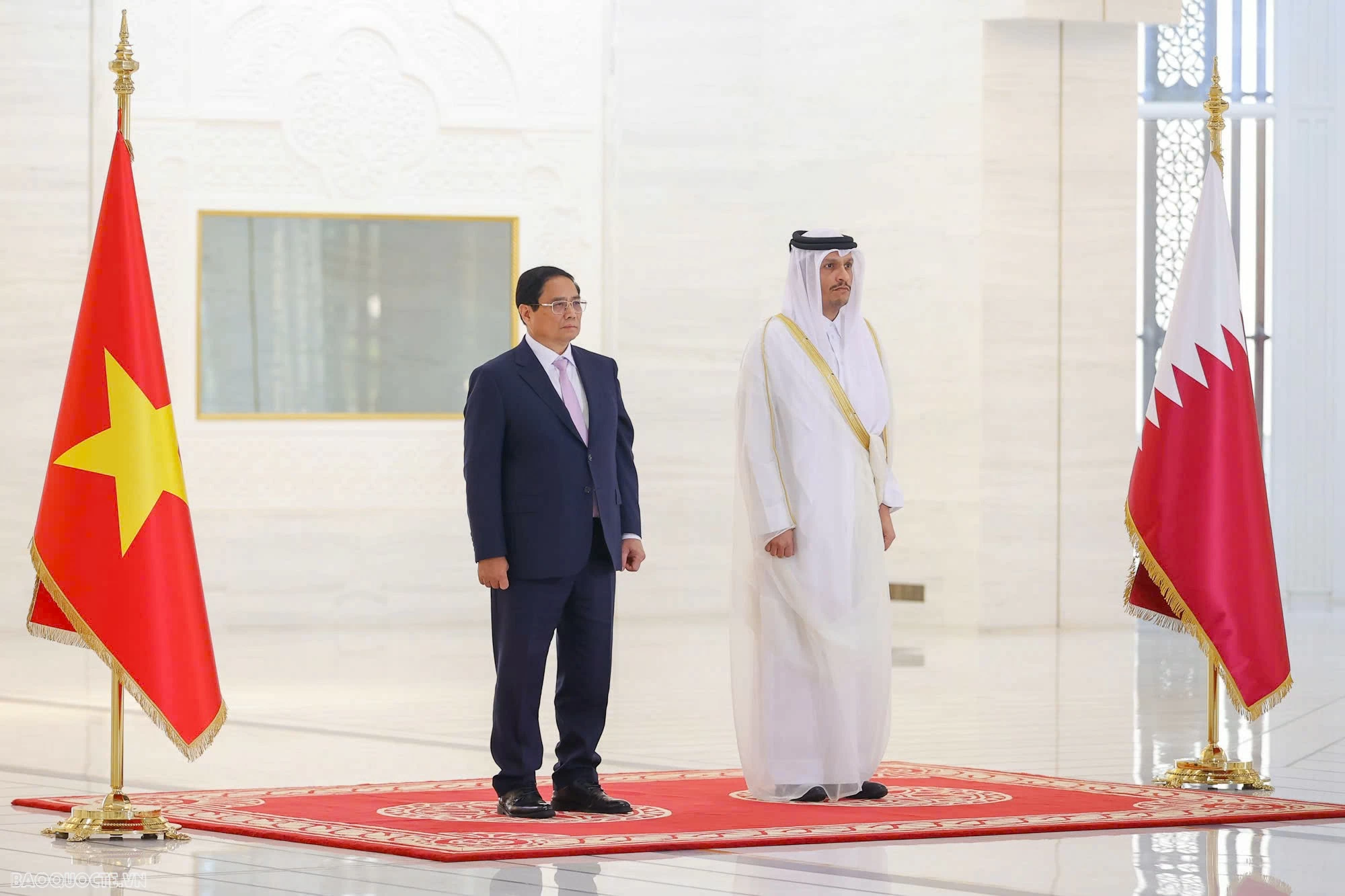 Lễ đón chính thức Thủ tướng Phạm Minh Chính tại Hoàng cung Amiri Diwan, Qatar Việt Nam mong muốn Qatar tăng cường đầu tư vào hạ tầng chiến lược, năng lượng, cảng biển