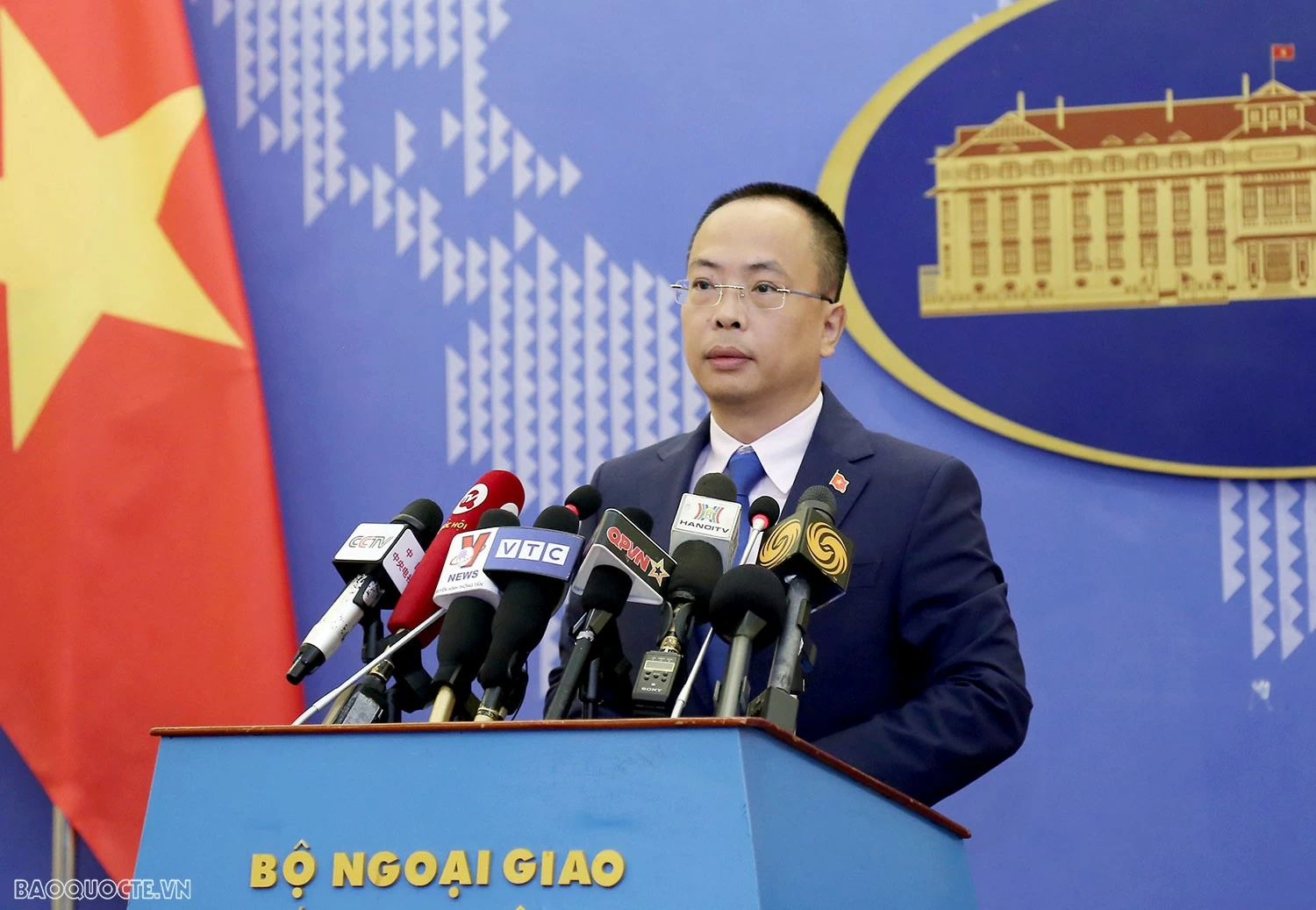 Phản đối mạnh mẽ mọi hoạt động xâm phạm chủ quyền của Việt Nam đối với quần đảo Hoàng Sa Phản đối mạnh mẽ mọi hoạt động xâm phạm chủ quyền của Việt Nam đối với quần đảo Hoàng Sa