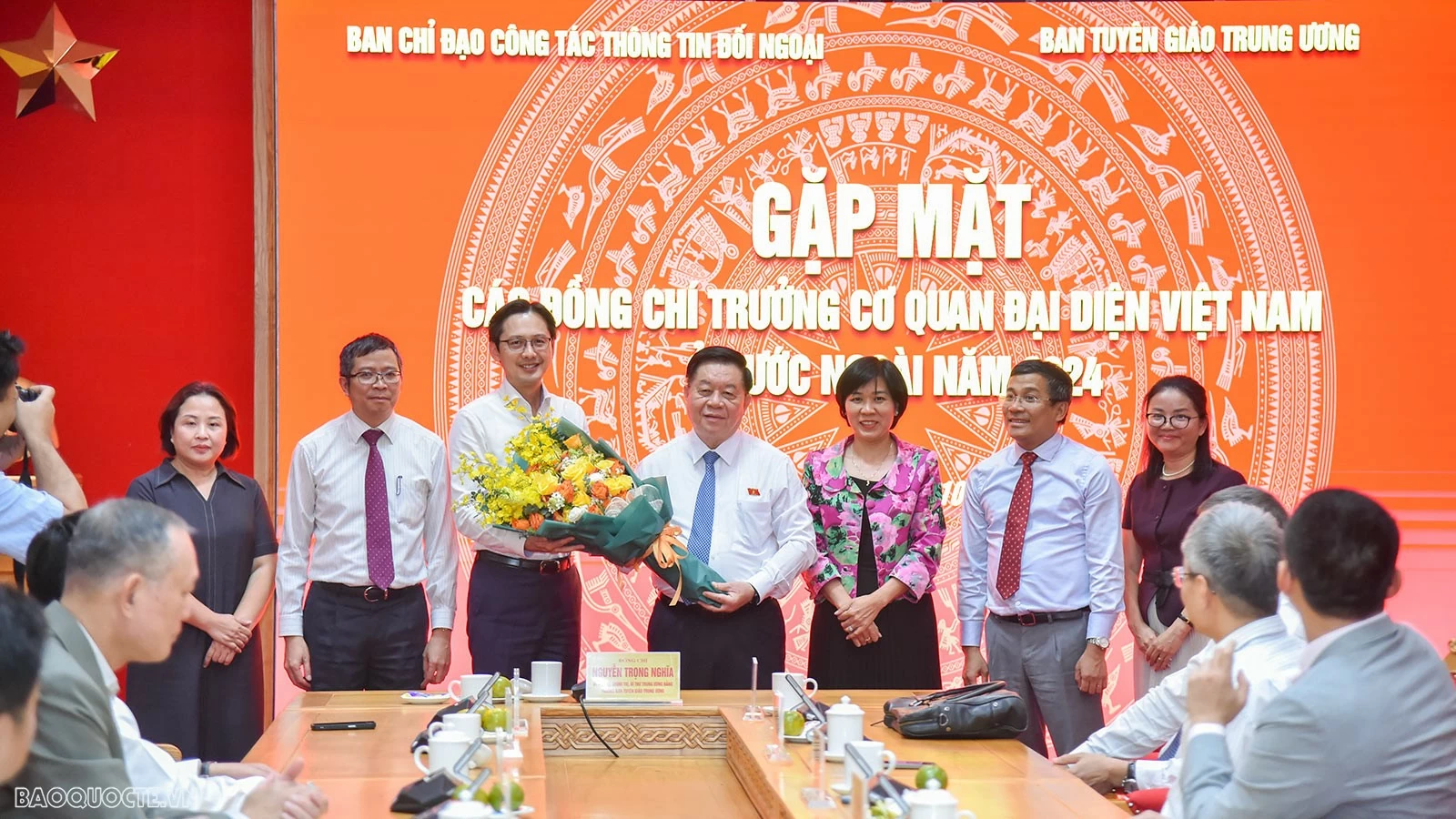 Ban Tuyên giáo Trung ương làm việc với Đoàn Trưởng cơ quan đại diện Việt Nam ở nước ngoài nhiệm kỳ 2024-2027 Ban Tuyên giáo Trung ương làm việc với Đoàn Trưởng cơ quan đại diện Việt Nam ở nước ngoài nhiệm kỳ 2024-2027