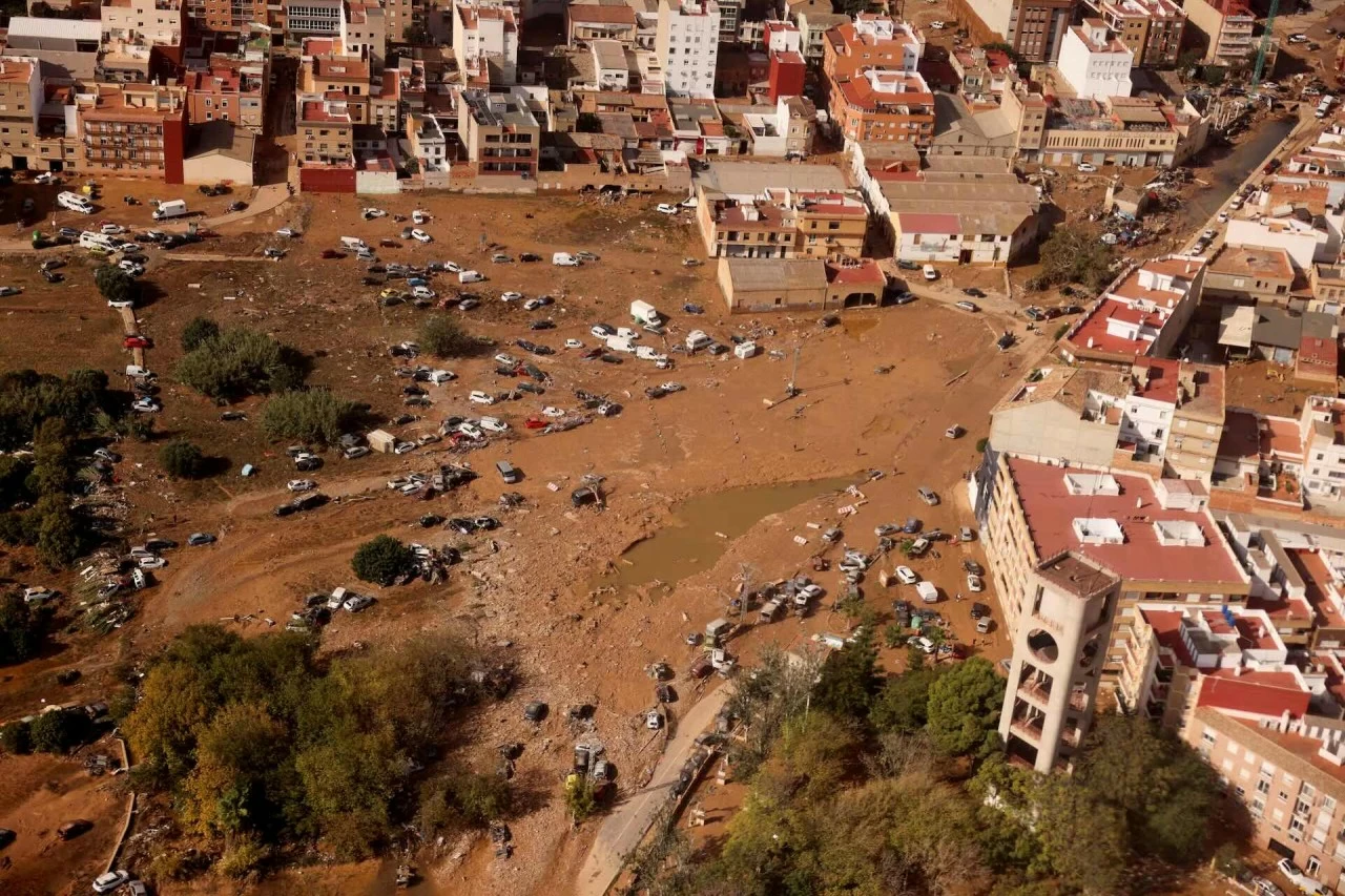 Khung cảnh ngổn ngang sau trận lũ quét kinh hoàng ở Tây Ban Nha Khung cảnh ngổn ngang sau trận lũ quét kinh hoàng ở Tây Ban Nha