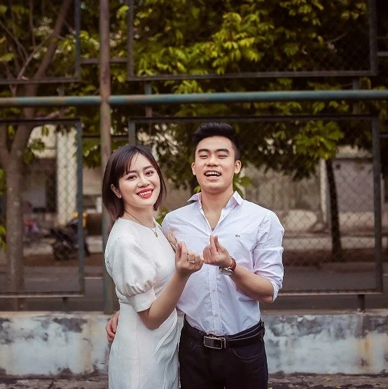 Bác sĩ trẻ trở thành Tiktoker, viết sách dạy tiếng Anh cho sinh viên Y khoa Bác sĩ trẻ trở thành Tiktoker, viết sách dạy tiếng Anh cho sinh viên Y khoa