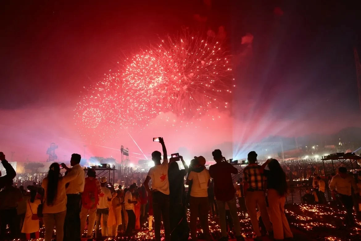 Hàng triệu người Ấn Độ tưng bừng đón lễ hội Diwali Hàng triệu người Ấn Độ tưng bừng đón lễ hội Diwali