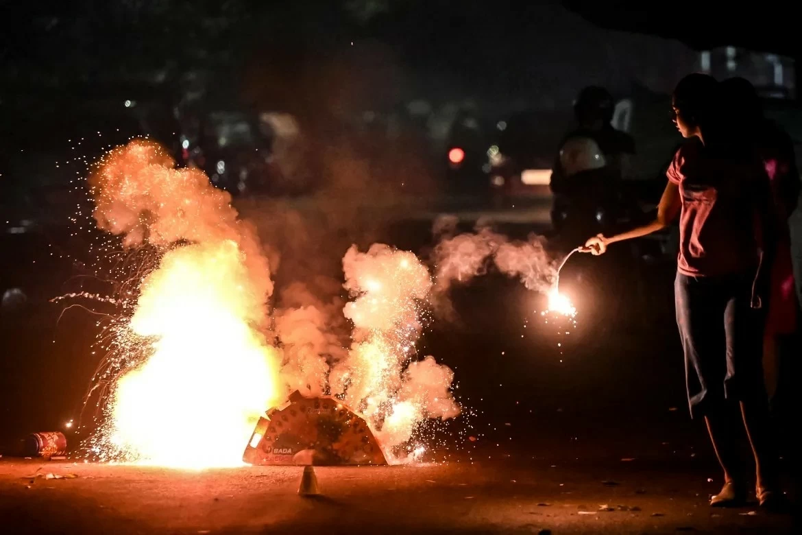 Hàng triệu người Ấn Độ tưng bừng đón lễ hội Diwali Hàng triệu người Ấn Độ tưng bừng đón lễ hội Diwali