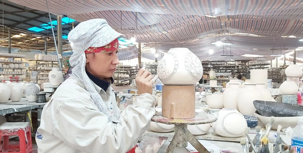 Sản xuất tại Công ty TNHH Gốm sứ Quang Vinh tại Đông Triều. (Nguồn: BQN)