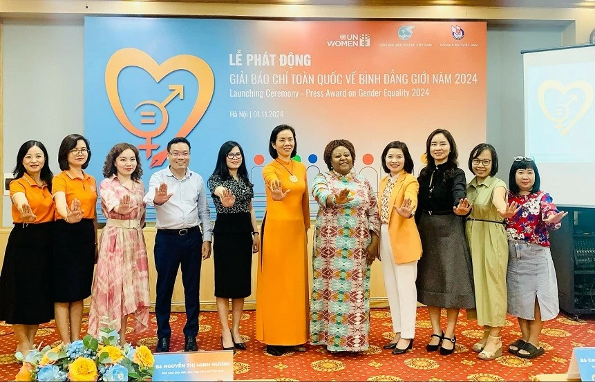 Lần đầu phát động giải báo chí toàn quốc về bình đẳng giới Lần đầu phát động giải báo chí toàn quốc về bình đẳng giới