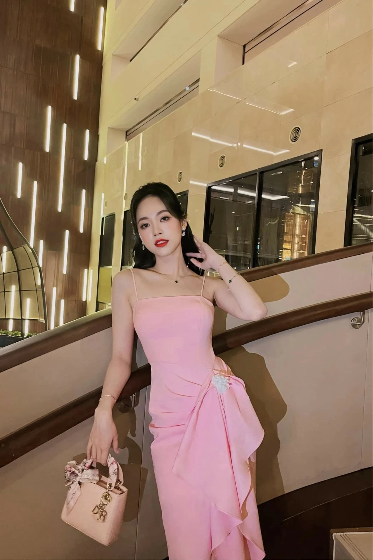 Á hậu Trịnh Thùy Linh Á hậu Trịnh Thùy Linh