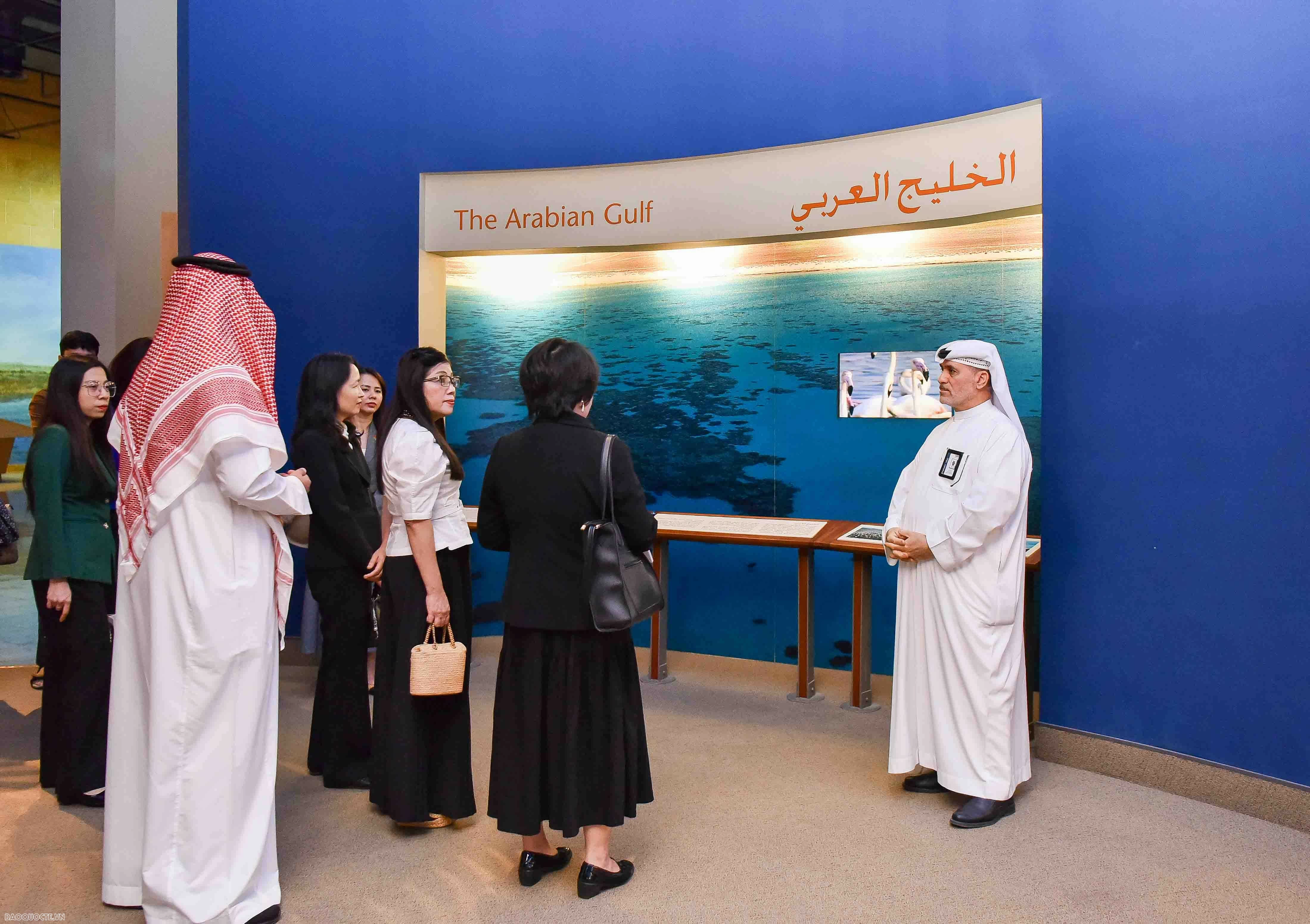Phu nhân Thủ tướng Phạm Minh Chính tìm hiểu lịch sử, văn hoá UAE, Saudi Arabia và Qatar Phu nhân Thủ tướng Phạm Minh Chính tìm hiểu lịch sử, văn hóa UAE, Saudi Arabia và Qatar