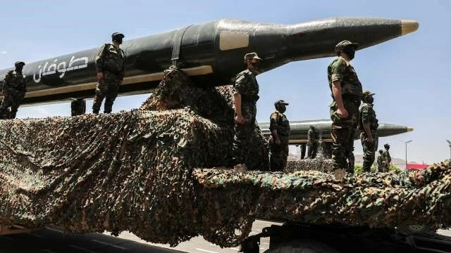 Houthi có trong tay nhiều tổ hợp vũ khí tấn công tầm xa khi kiểm soát hoàn toàn kho vũ khí của Quân đội Yemen. Ảnh: Defense News Houthi có trong tay nhiều tổ hợp vũ khí tấn công tầm xa khi kiểm soát hoàn toàn kho vũ khí của Quân đội Yemen. Ảnh: Defense News