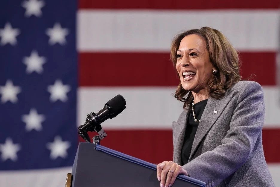 Phó Tổng thống Hoa Kỳ Kamala Harris tại một sự kiện vận động tranh cử ở Atlanta, Georgia, tháng 10/2024. (Nguồn: Reuters) Phó Tổng thống Hoa Kỳ Kamala Harris tại một sự kiện vận động tranh cử ở Atlanta, Georgia, tháng 10/2024. (Nguồn: Reuters)