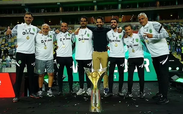 Đội ngũ trợ lý của Amorim tại Sporting Lisbon Đội ngũ trợ lý của Amorim tại Sporting Lisbon
