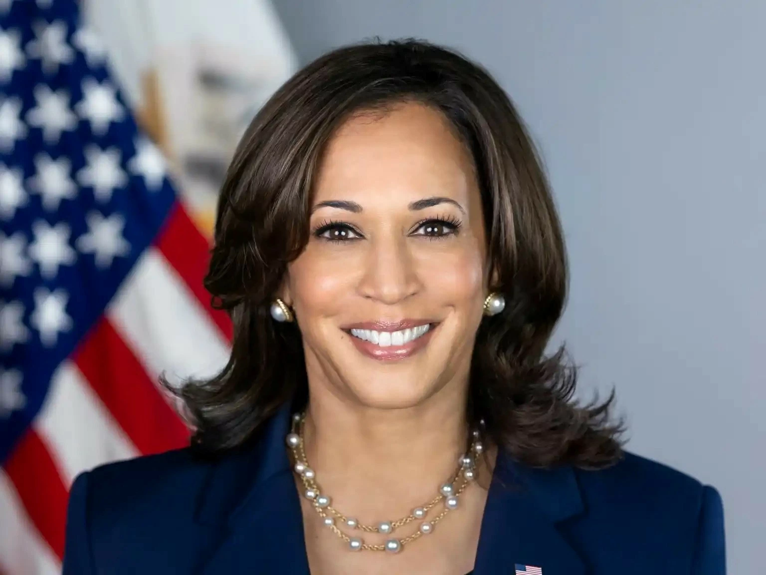 Bà Kamala Harris và hành trình ghi danh vào lịch sử chính trường Mỹ Bà Kamala Harris và hành trình ghi danh vào lịch sử chính trường Mỹ