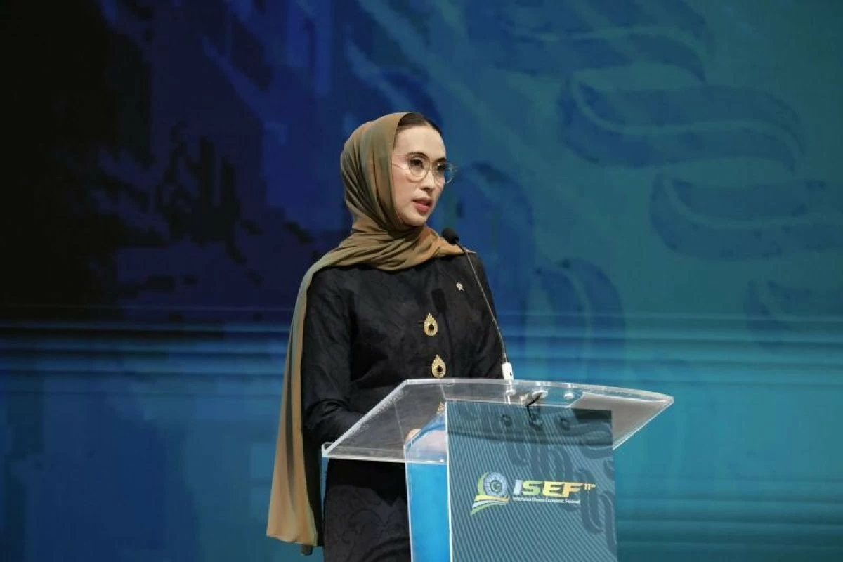 Bộ trưởng Du lịch Indonesia Widiyanti Putri Wardhana phát biểu tại Hội nghị thượng đỉnh du lịch Halal quốc tế lần thứ 6 ngày 30/10. (Nguồn: Antara) Bộ trưởng Du lịch Indonesia Widiyanti Putri Wardhana phát biểu tại Hội nghị thượng đỉnh du lịch Halal quốc tế lần thứ 6 ngày 30/10. (Nguồn: Antara)