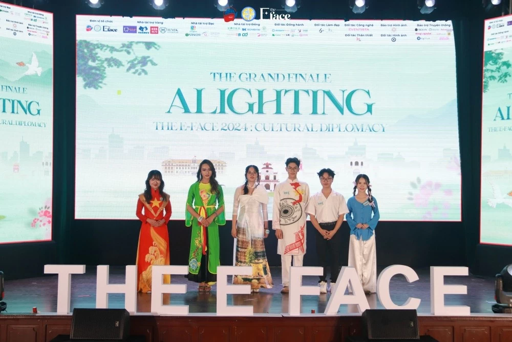 Top 6 thí sinh trong đêm Chung kết THE E-FACE 2024. (Ảnh: BTC) Top 6 thí sinh trong đêm Chung kết THE E-FACE 2024. (Ảnh: BTC)