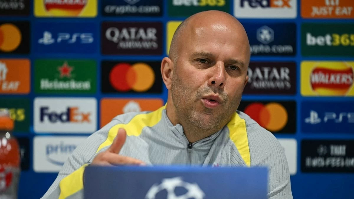 HLV Arne Slot lên tiếng về bài đăng ẩn ý của Salah HLV Arne Slot lên tiếng về bài đăng ẩn ý của Salah