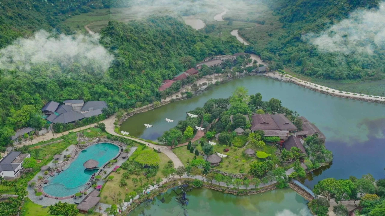 Thung Nham: Bức tranh thiên nhiên sống động trong lòng Tràng An Thung Nham: Bức tranh thiên nhiên sống động trong lòng Tràng An