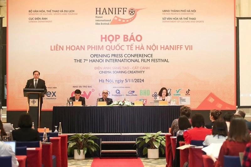 Hà Nội sẵn sàng tiếp đón khách quý đến tham dự Liên hoan Phim quốc tế Hà Nội lần VII Hà Nội sẵn sàng tiếp đón khách quý đến tham dự Liên hoan Phim quốc tế Hà Nội lần VII