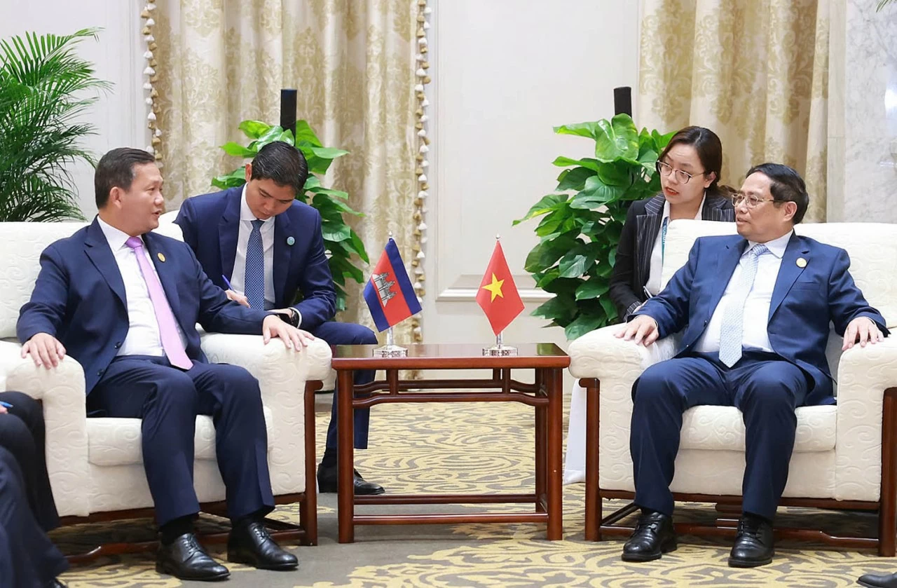 Thủ tướng Chính phủ Phạm Minh Chính gặp Thủ tướng Campuchia Hun Manet nhân dịp tham dự các hội nghị đa phương tại Côn Minh, Trung Quốc Thủ tướng Chính phủ Phạm Minh Chính gặp Thủ tướng Campuchia Hun Manet nhân dịp tham dự các hội nghị đa phương tại Côn Minh, Trung Quốc
