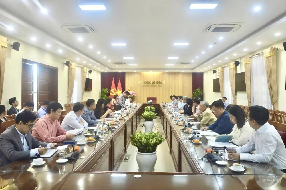 Nâng tầm công tác lịch sử và truyền thống ngoại giao xứng với tầm vóc Việt Nam trong kỷ nguyên mới Nâng tầm công tác lịch sử và truyền thống ngoại giao xứng với tầm vóc Việt Nam trong kỷ nguyên mới