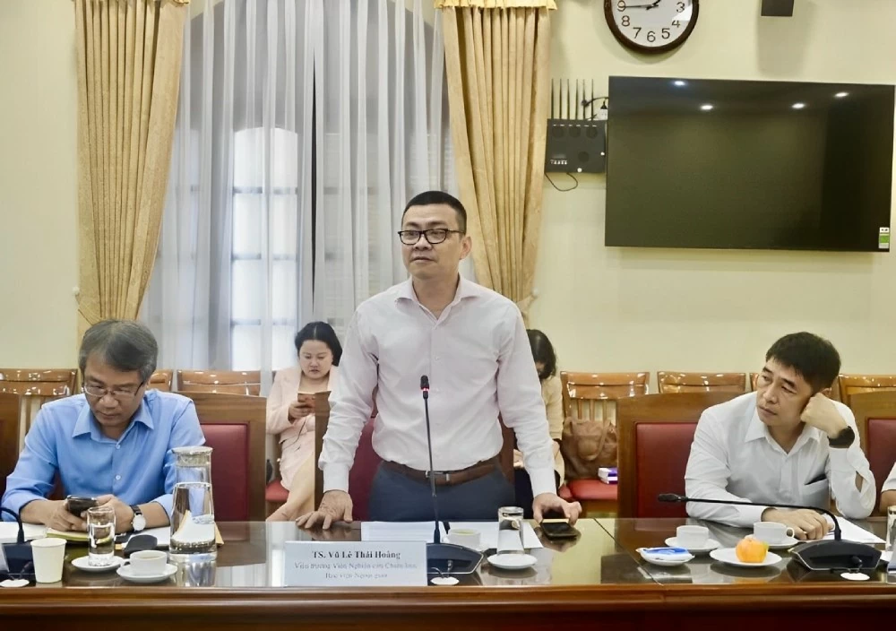 Nâng tầm công tác lịch sử và truyền thống ngoại giao xứng với tầm vóc Việt Nam trong kỷ nguyên mới Nâng tầm công tác lịch sử và truyền thống ngoại giao xứng với tầm vóc Việt Nam trong kỷ nguyên mới