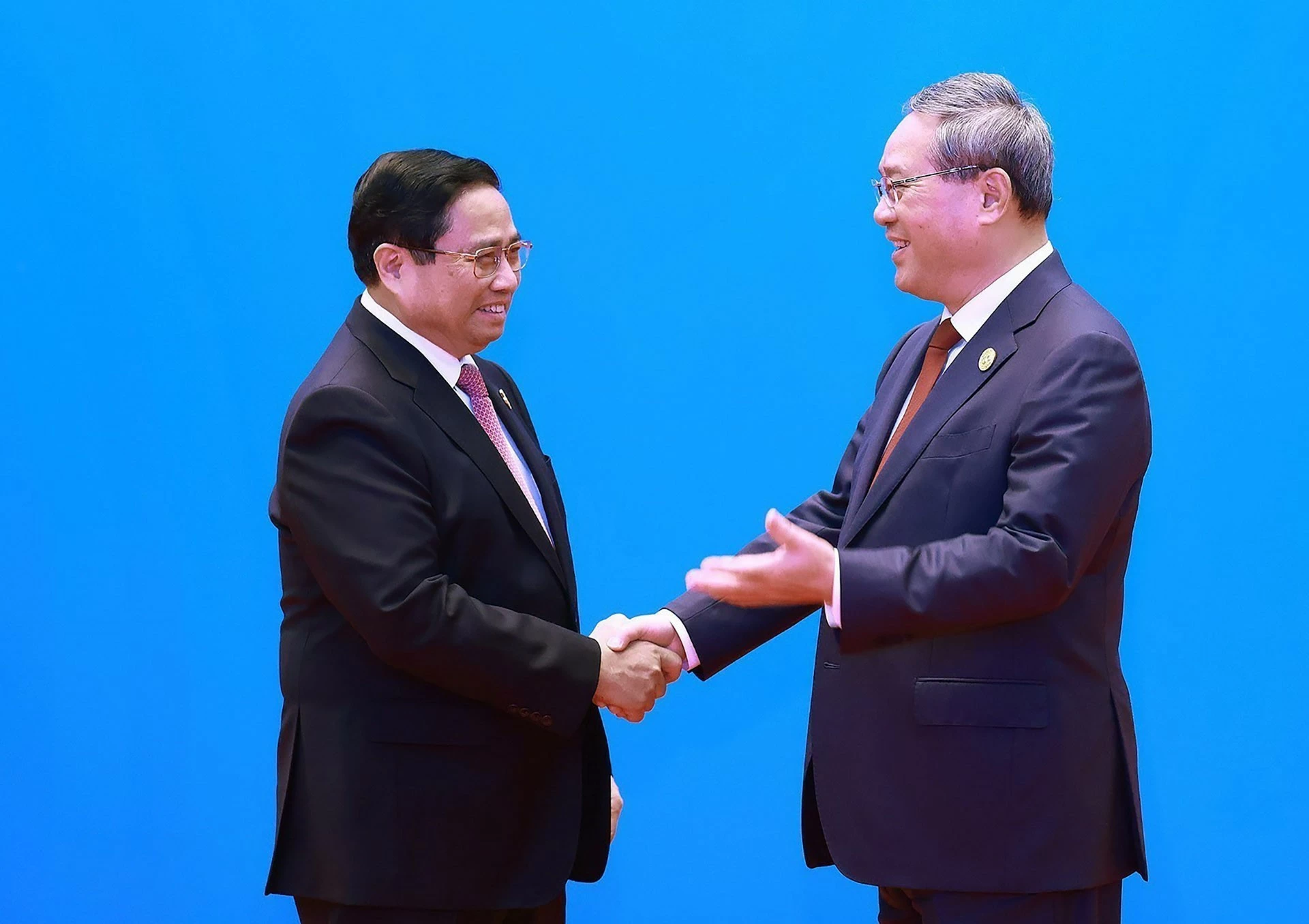 Thủ tướng Trung Quốc Lý Cường đón Thủ tướng Phạm Minh Chính đến dự Hội nghị GMS mở rộng lần thứ 8. (Nguồn: TTXVN) Thủ tướng Trung Quốc Lý Cường đón Thủ tướng Phạm Minh Chính đến dự Hội nghị GMS mở rộng lần thứ 8. (Nguồn: TTXVN)