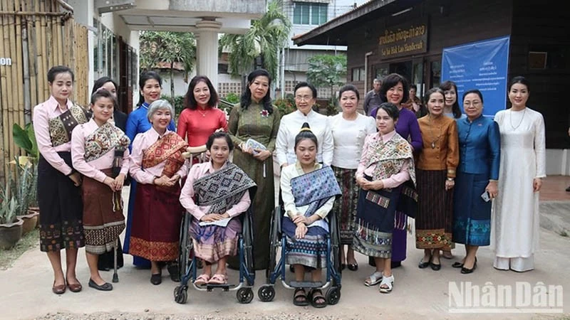 Phu nhân Tổng Bí thư Tô Lâm thăm Lào và dự Hội thảo Dệt may truyền thống ASEAN lần thứ 9 Phu nhân Tổng Bí thư Tô Lâm thăm Lào và dự Hội thảo Dệt may truyền thống ASEAN lần thứ 9