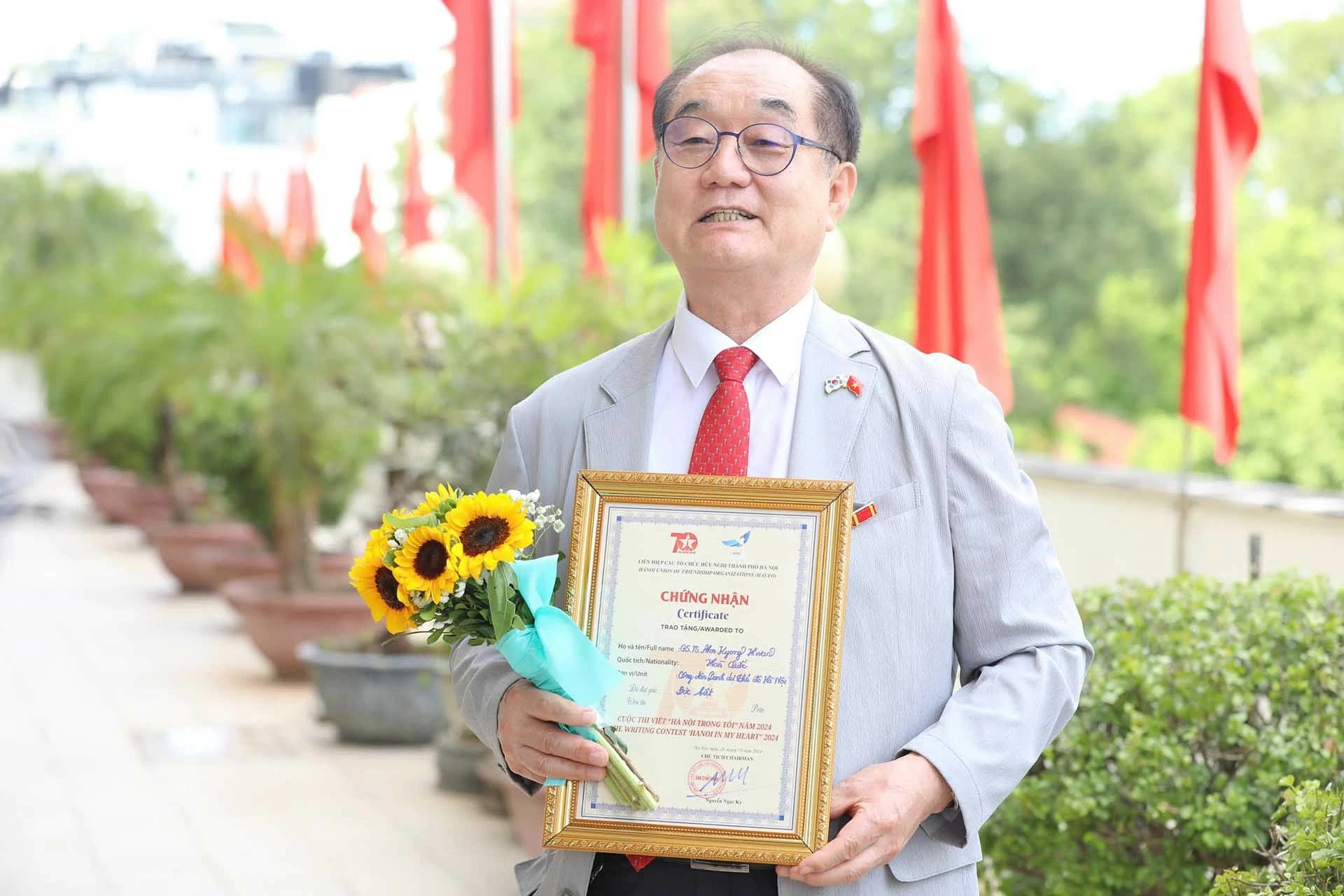 Giáo sư Ahn Kyong-hwan: Sứ giả văn hóa Hàn-Việt Giáo sư Ahn Kyong-hwan: Sứ giả văn hóa Hàn-Việt