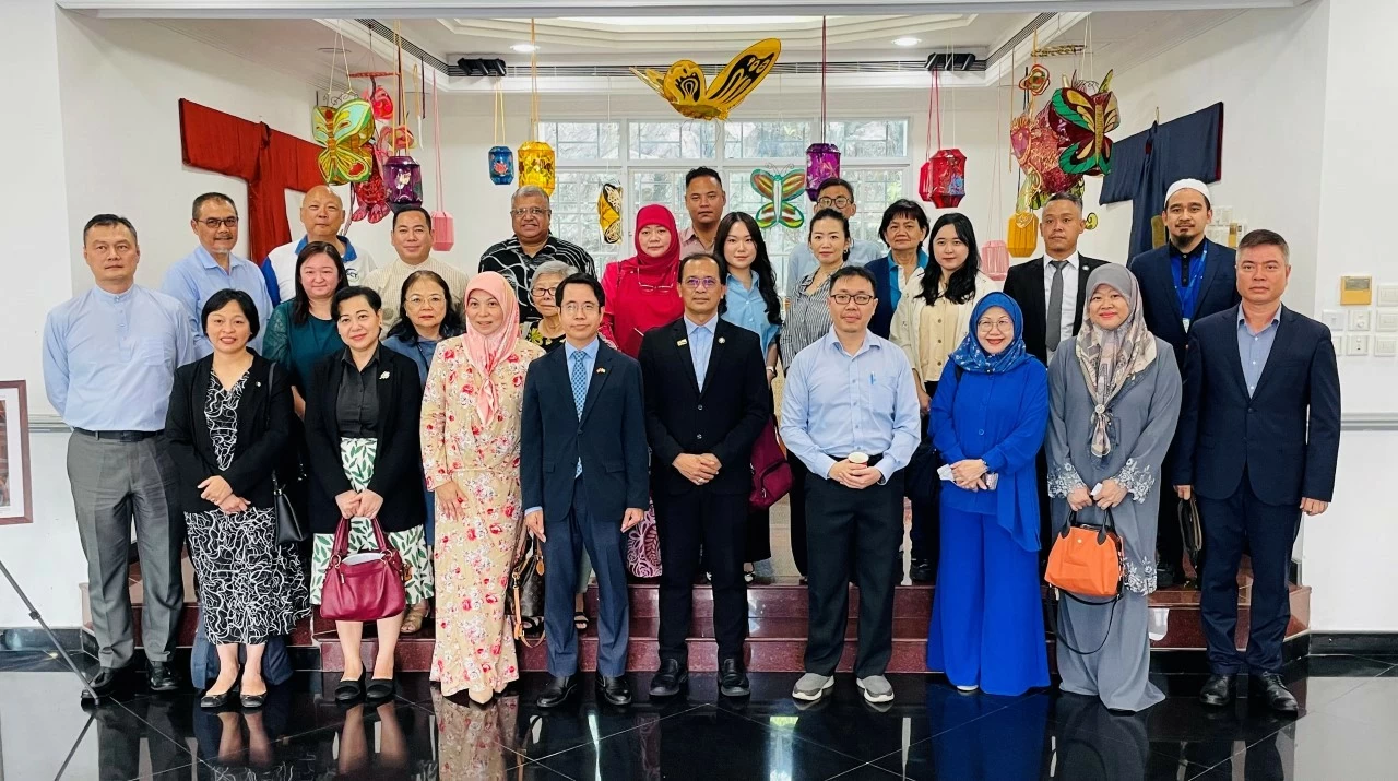 Hợp tác và kết nối du lịch giữa Việt Nam với Brunei và tiểu vùng BIMP – EAGA Hợp tác và kết nối du lịch giữa Việt Nam với Brunei và tiểu vùng BIMP – EAGA