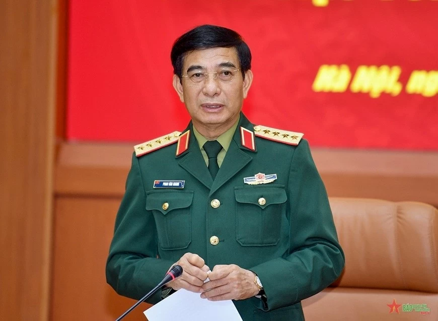 Đại tướng Phan Văn Giang khen ngợi hai phi công xử lý kịp thời bất trắc khi điều khiển máy bay Đại tướng Phan Văn Giang khen ngợi hai phi công đã bình Đại tướng Phan Văn Giang khen ngợi hai phi công xử lý kịp thời bất trắc khi điều khiển máy bay Đại tướng Phan Văn Giang khen ngợi hai phi công đã bình