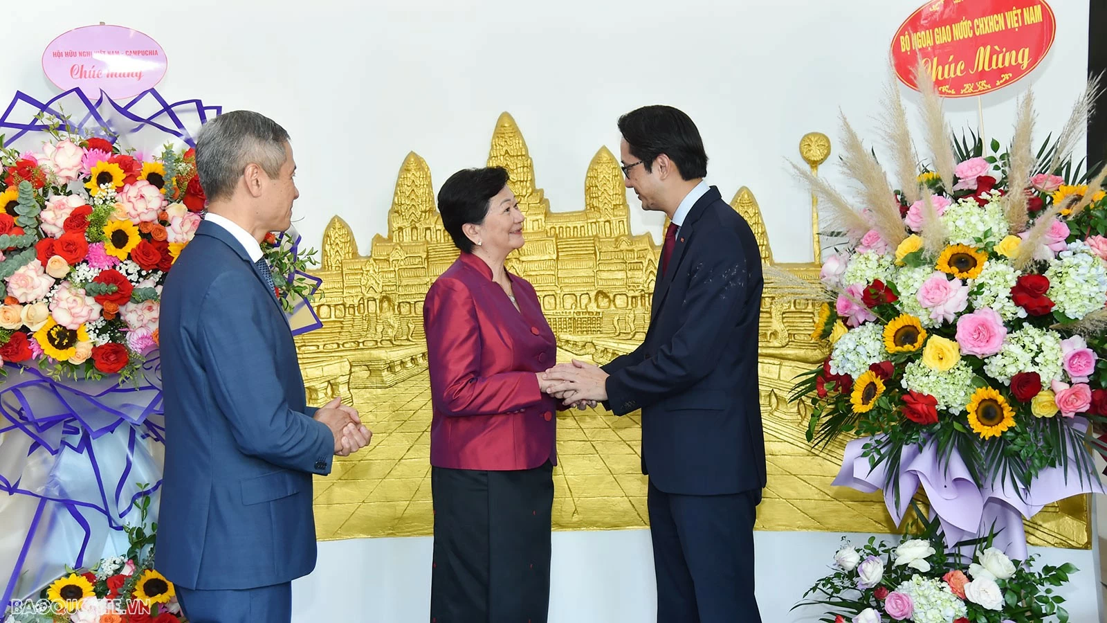 Lãnh đạo Bộ Ngoại giao chúc mừng Quốc khánh Vương quốc Campuchia Lãnh đạo Bộ Ngoại giao chúc mừng Quốc khánh Vương quốc Campuchia