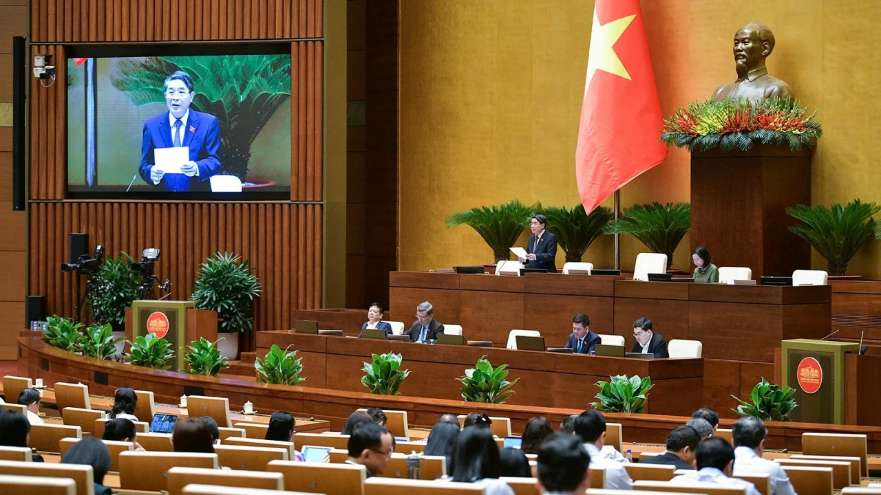 Phó Chủ tịch Quốc hội Nguyễn Đức Hải điều hành phiên họp Quốc hội tại hội trường chiều 7/11. Phó Chủ tịch Quốc hội Nguyễn Đức Hải điều hành phiên họp Quốc hội tại hội trường chiều 7/11.