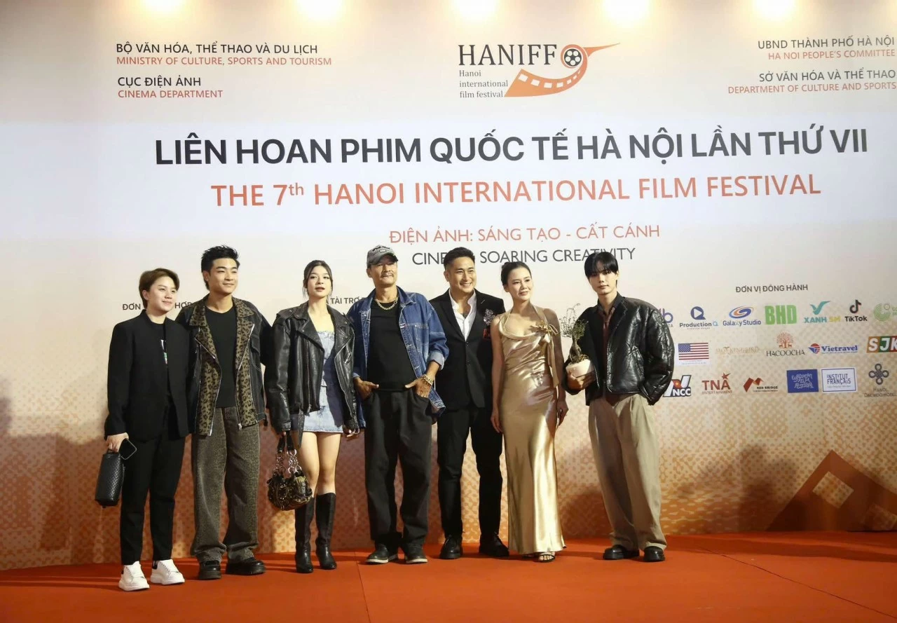 Nghệ sĩ Việt Nam và quốc tế khai tiệc điện ảnh tại Hà Nội Nghệ sĩ Việt Nam và quốc tế 'khai tiệc' điện ảnh tại Hà Nội