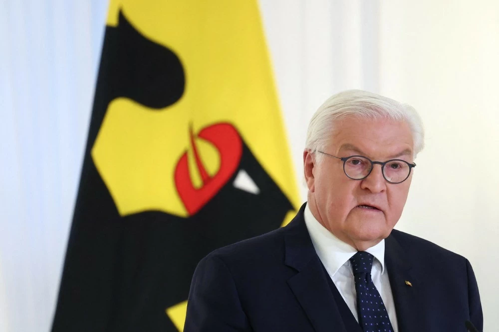 Tổng thống Đức Frank-Walter Steinmeier đưa ra thông báo trên sau khi chính phủ liên minh trung tả của Thủ tướng Olaf Scholz sụp đổ, đồng thời kêu gọi tất cả các bên hành động có trách nhiệm. (Nguồn: Reuters) Tổng thống Đức Frank-Walter Steinmeier đưa ra thông báo trên sau khi chính phủ liên minh trung tả của Thủ tướng Olaf Scholz sụp đổ, đồng thời kêu gọi tất cả các bên hành động có trách nhiệm. (Nguồn: Reuters)