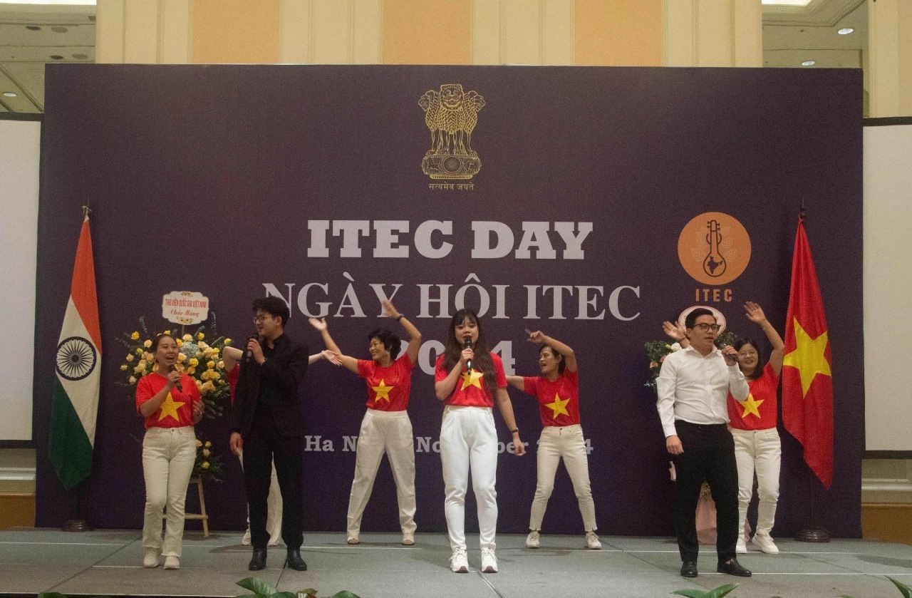 Thắp sáng hợp tác Việt Nam-Ấn Độ, kết nối tri thức và tình hữu nghị Thắp sáng hợp tác Việt Nam-Ấn Độ, kết nối tri thức và tình hữu nghị